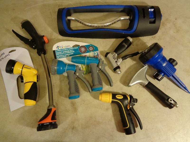 lot 47 image: New Lawn Watering Items
