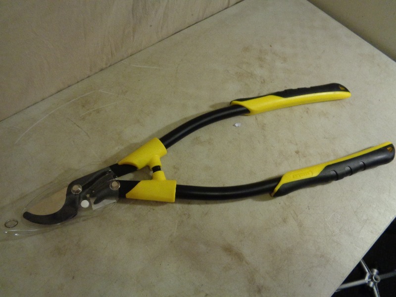 lot 49 image: New Stanley Pruner  Lopper