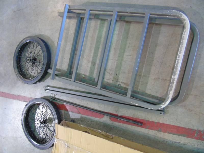lot 95 image: Aluminum Deer Cart