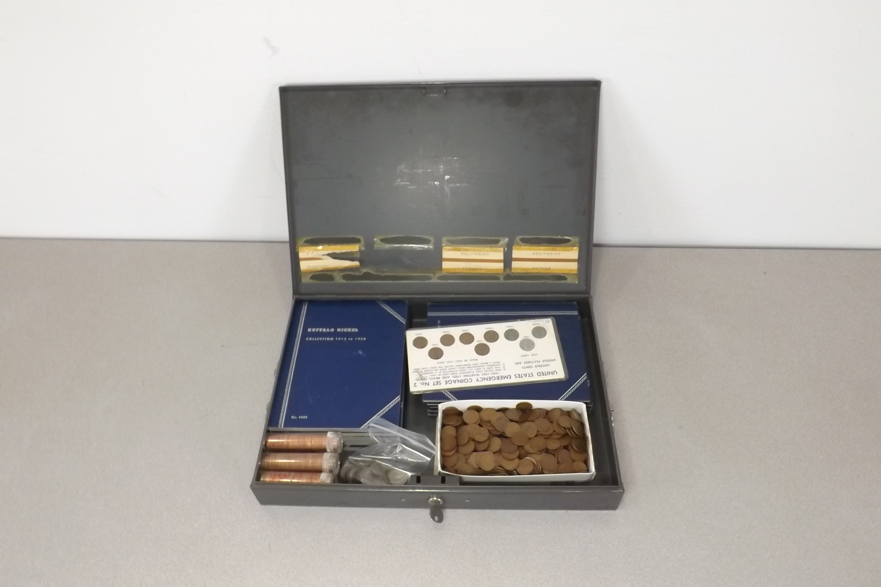 Large Vintage US Nickel and Penny Collection in Nice Metal Box
