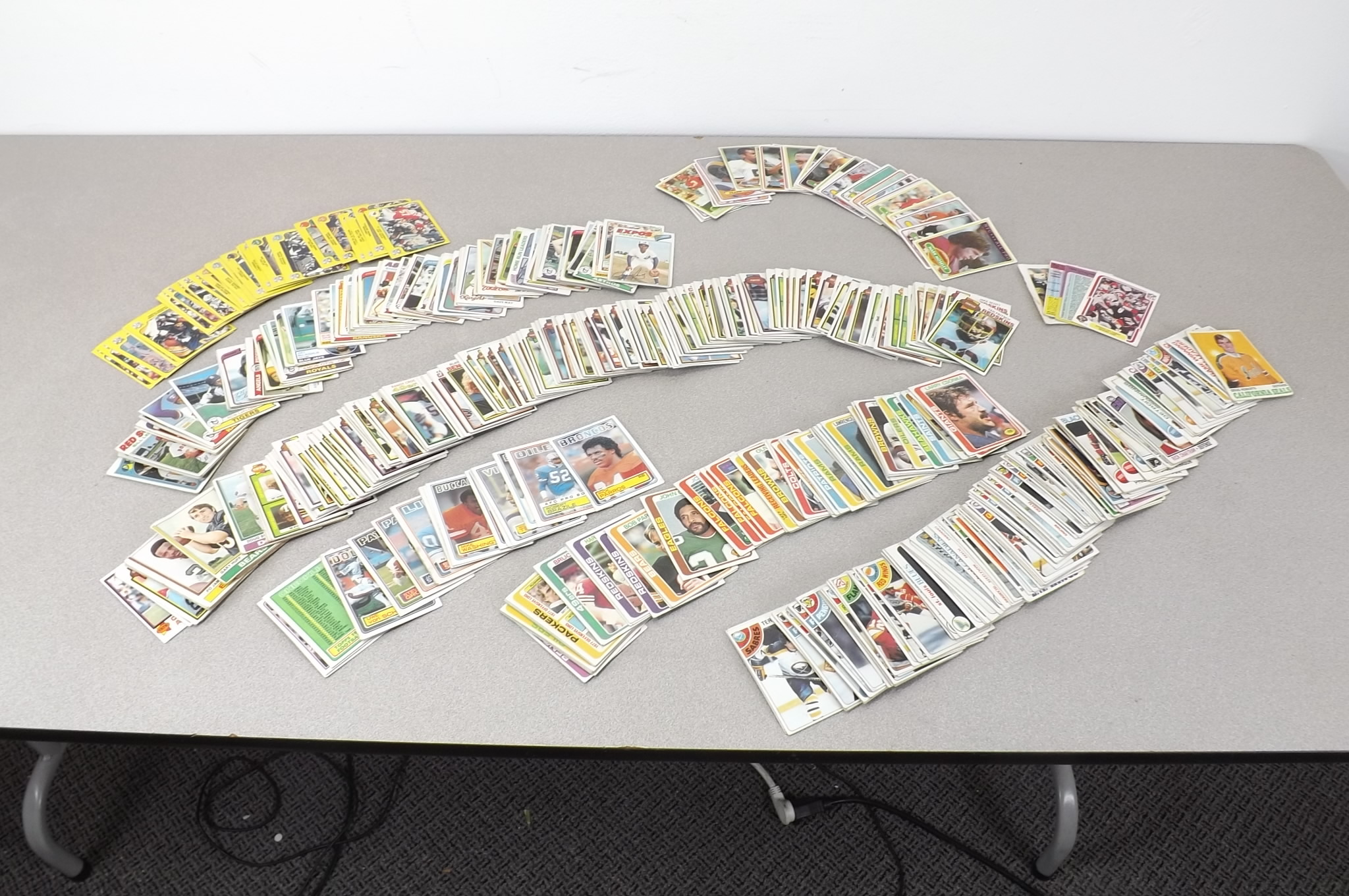 Large Lot of 1970s etc. Football, Baseball, and Hockey Sport Cards