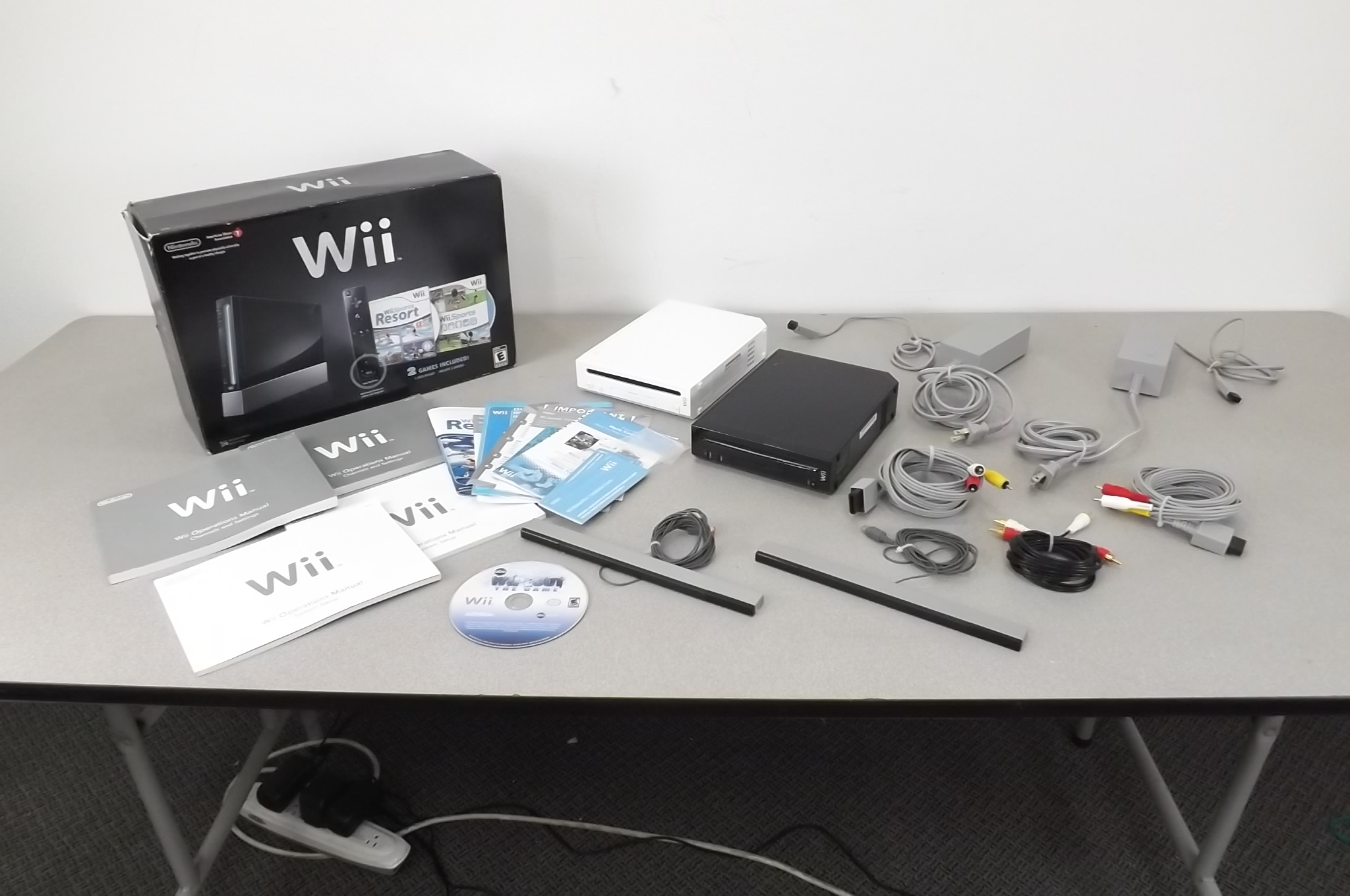 2 Nintendo Wii Gaming consoles etc.