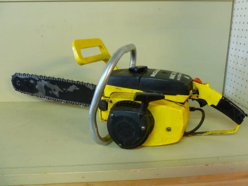 lot 3 image: McCulloch Chain Saw
