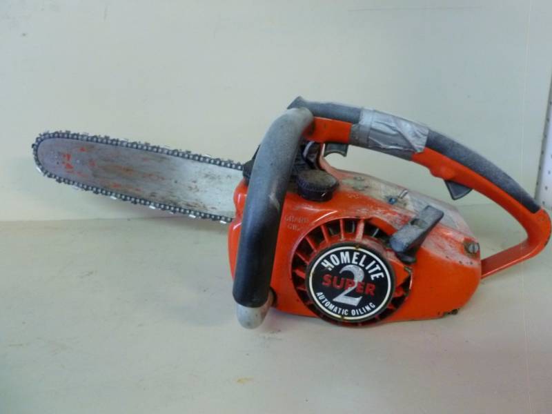 lot 4 image: Homelite Chain Saw