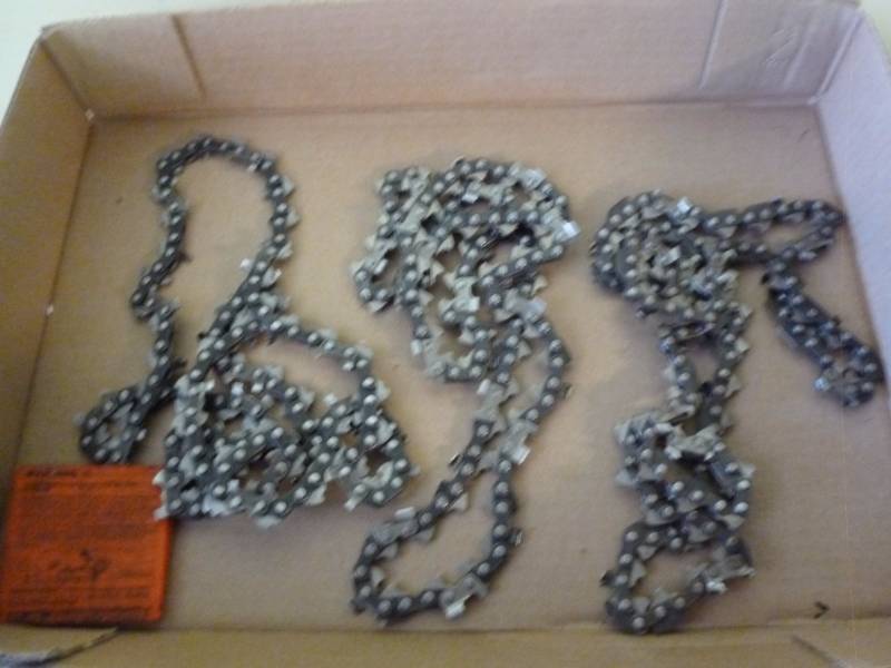 lot 6 image: Chain Saw Items