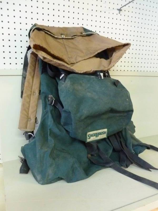 lot 26 image: Hiking Backpack