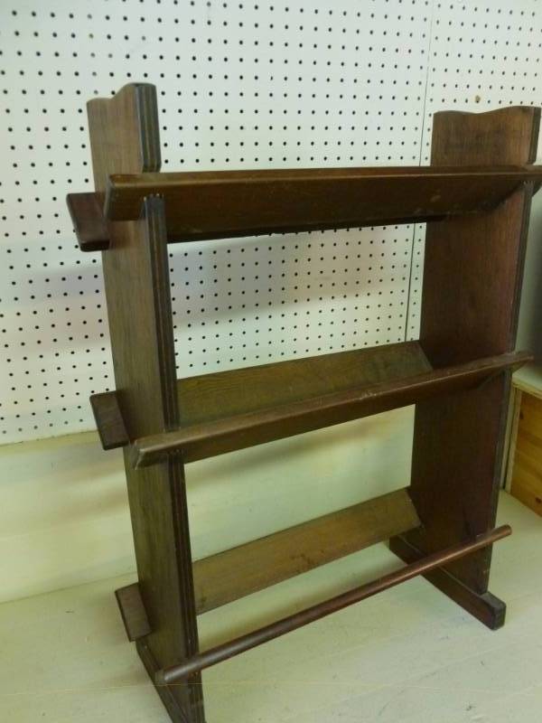 lot 36 image: Shoe Rack