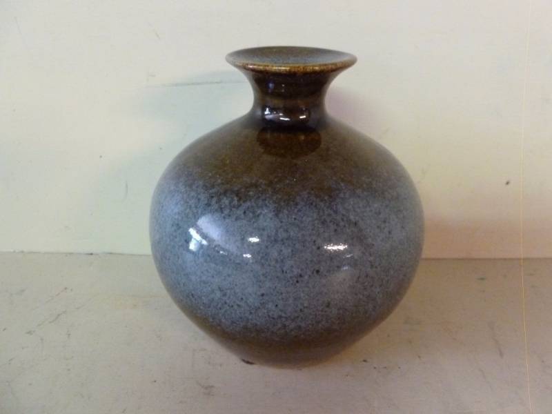 lot 58 image: Stoneware Vase