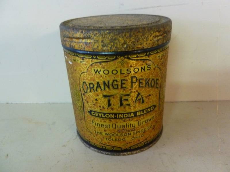 lot 62 image: Vintage Metal Container