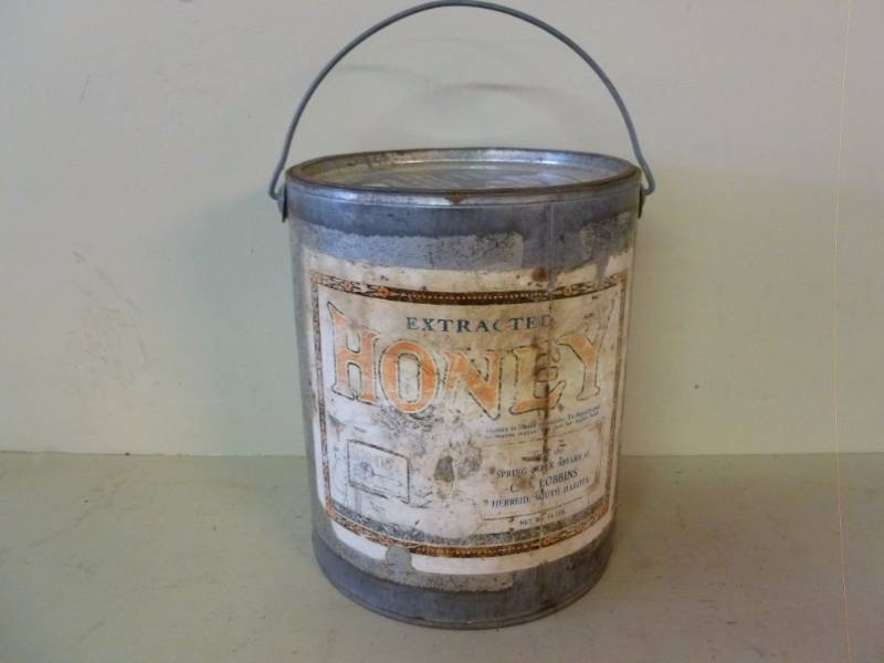 lot 67 image: Vintage Metal Container