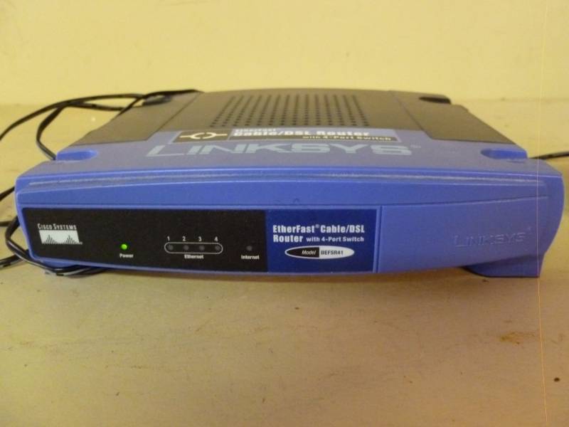 lot 71 image: Computer Router