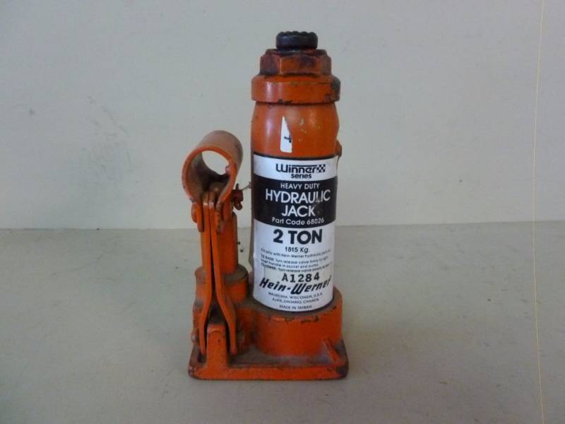 lot 90 image: Hydraulic Jack
