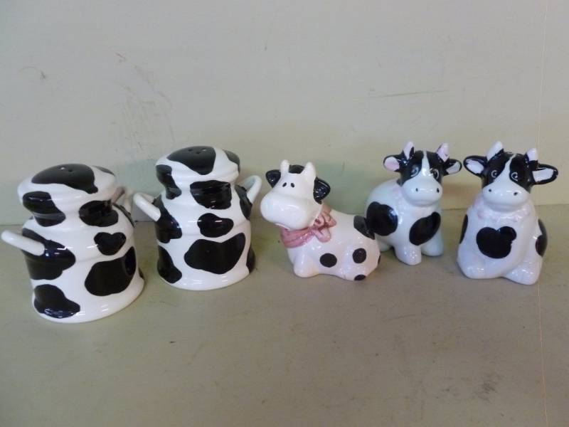 lot 108 image: Salt & Pepper Shakers