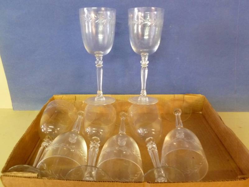 lot 110 image: Stemware Set