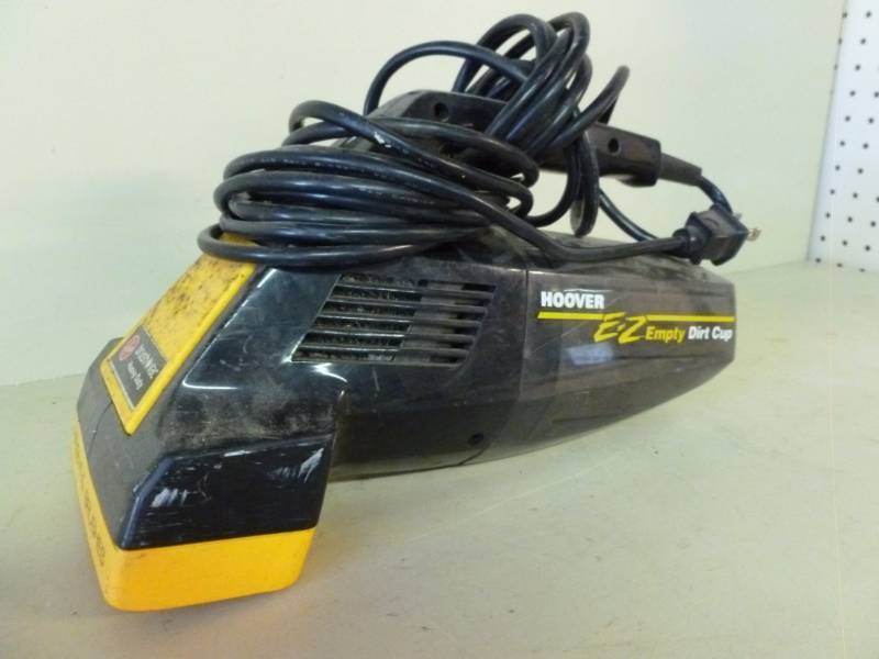 lot 121 image: Hand Vacuum