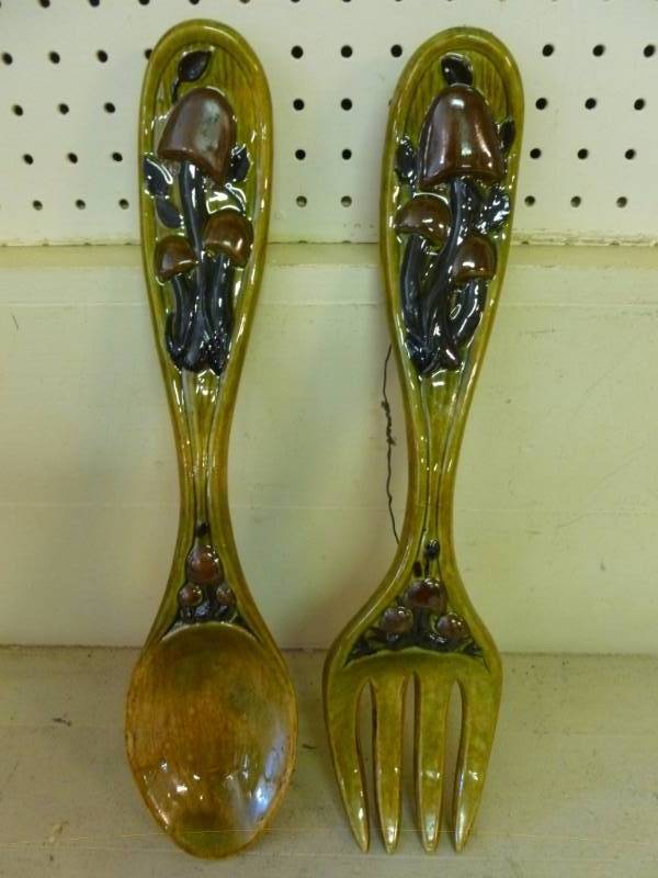 lot 168 image: Decorative