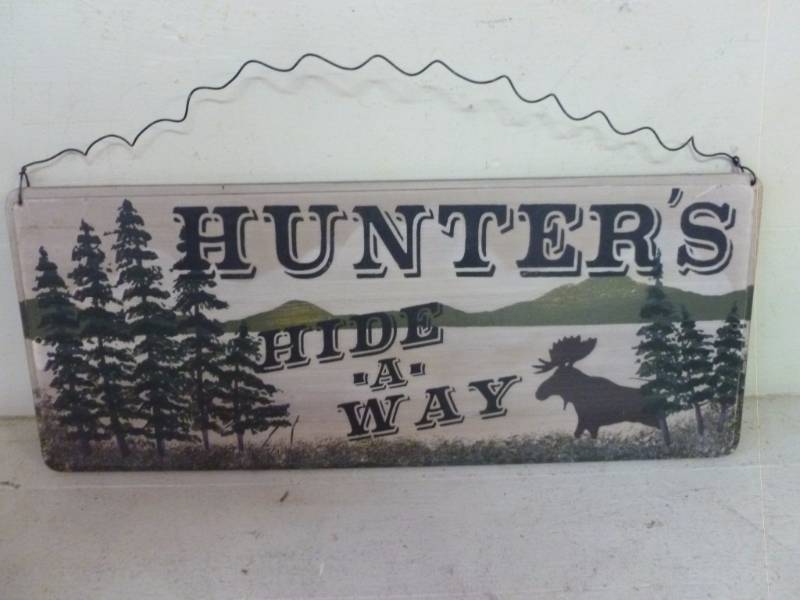 lot 195 image: Wooden Sign