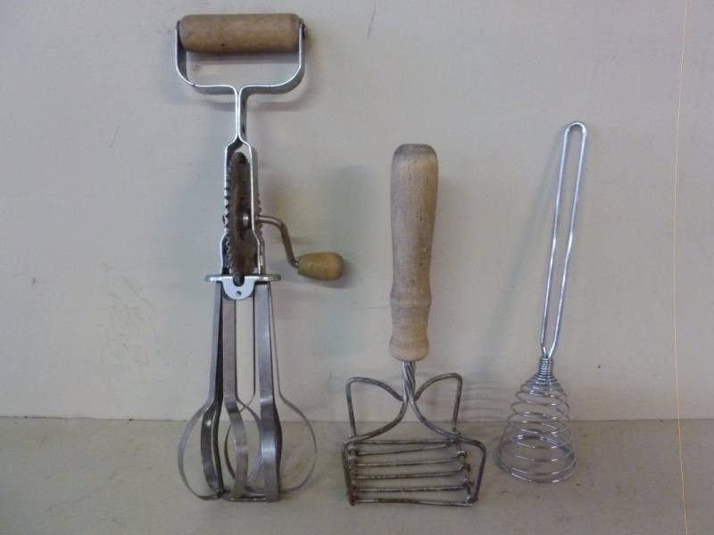 lot 229 image: Vintage Kitchen