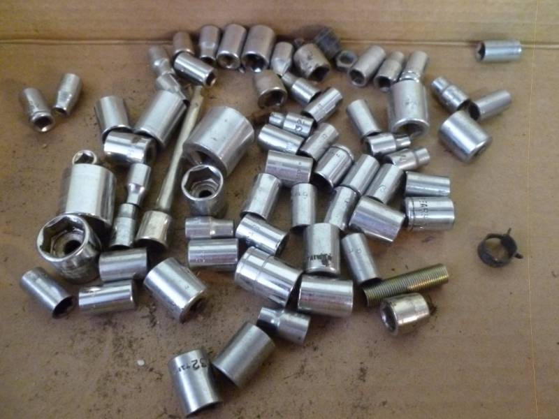 lot 248 image: Sockets