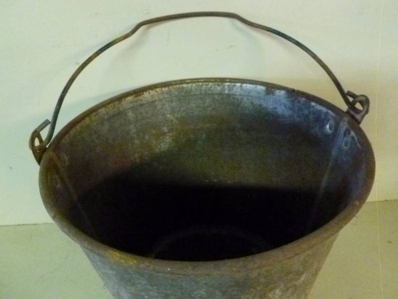 lot 268 image: Vintage Milk Bucket