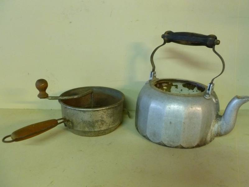 lot 274 image: Vintage Kitchen