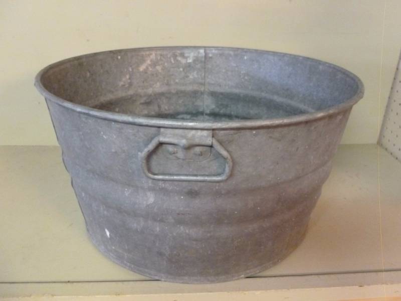 lot 275 image: Vintage Wash Tub