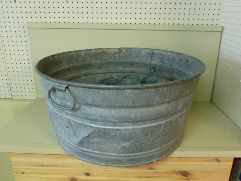 lot 276 image: Vintage Wash Tub