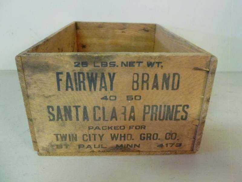 lot 279 image: Vintage Wooden Box