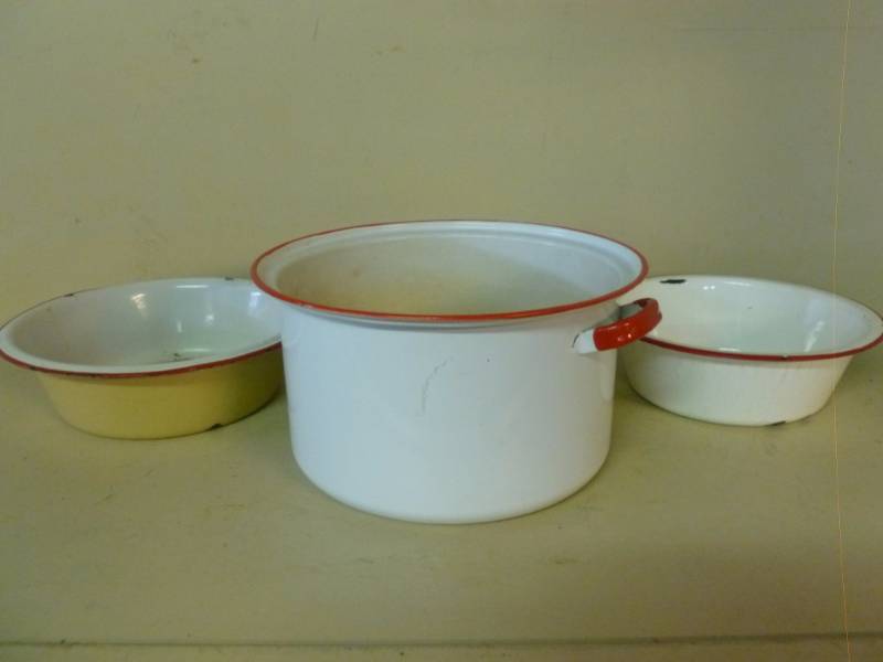 lot 286 image: Vintage Kitchen