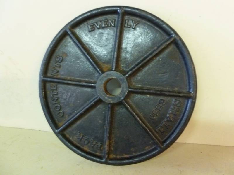 lot 295 image: Cast Iron Stuffer Lid