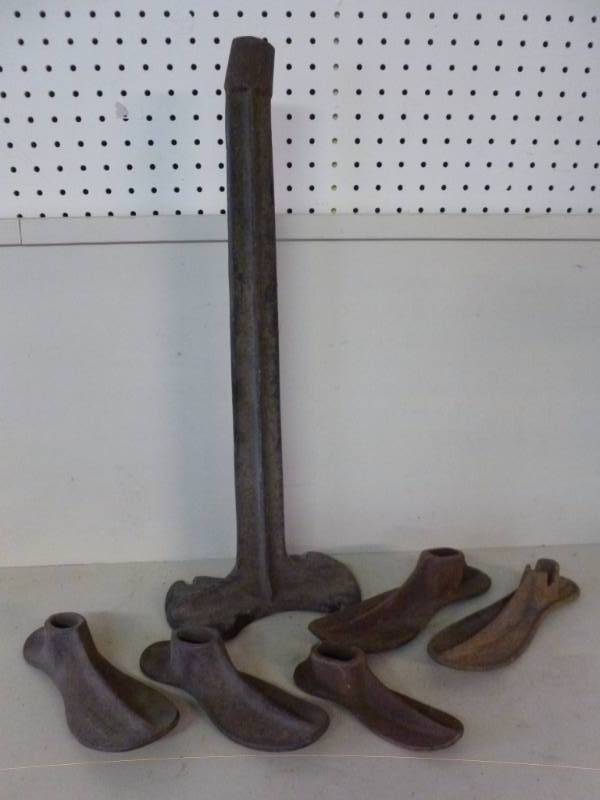 lot 312 image: Antique Shoe Cobblers Set