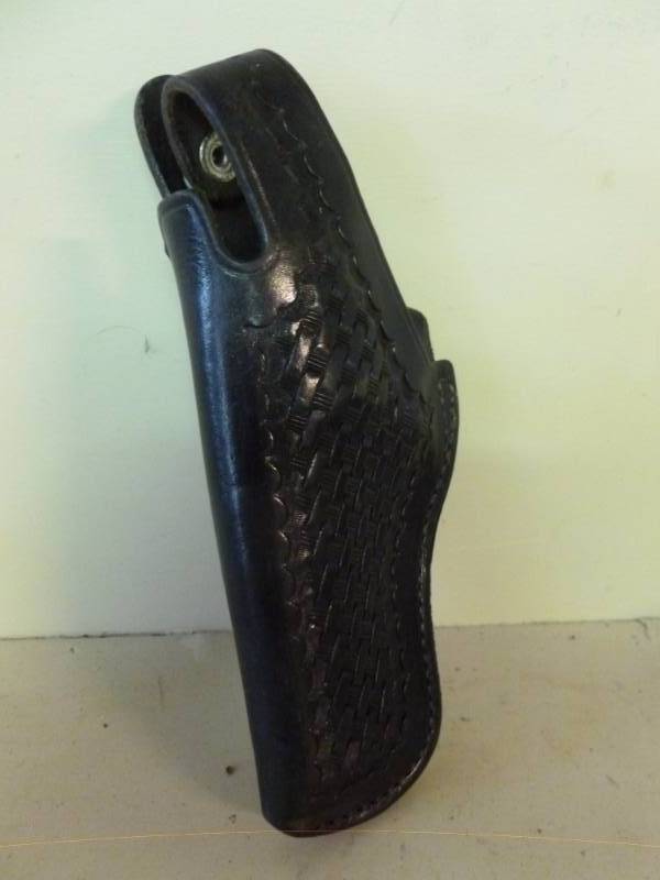 lot 336 image: Pistol Holster