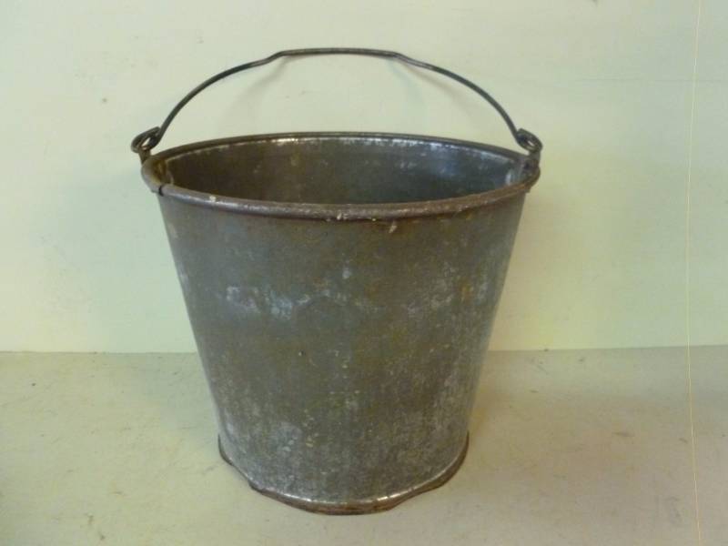 lot 344 image: Vintage Milk Bucket