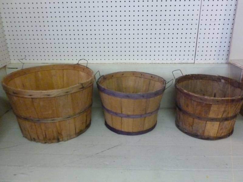lot 349 image: Bushel Basket