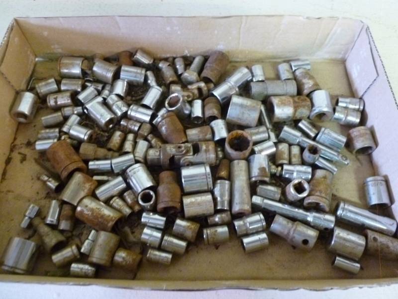 lot 368 image: Sockets