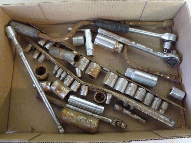 lot 370 image: Sockets