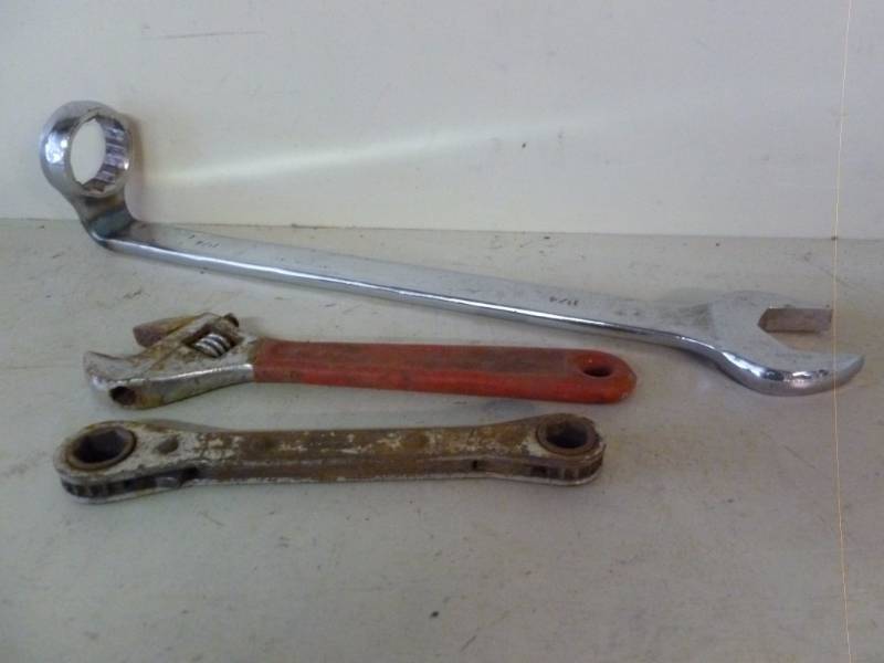 lot 372 image: Tools