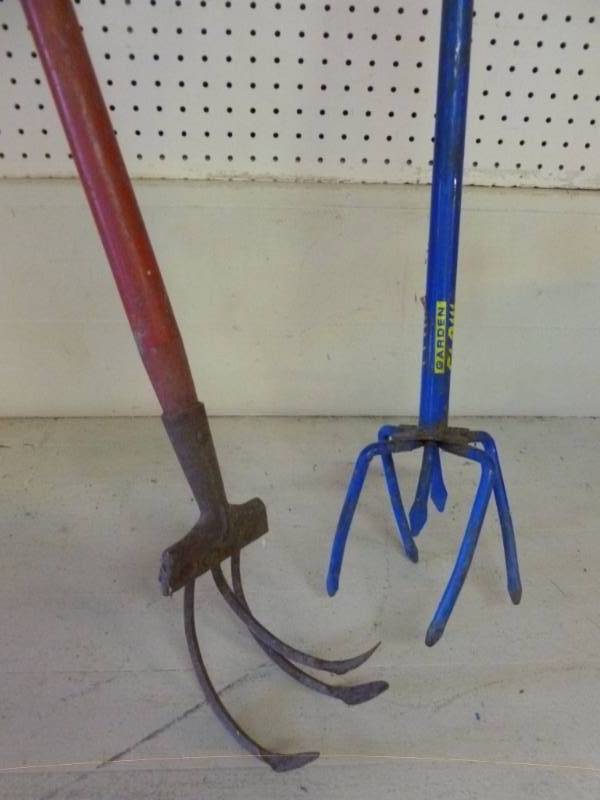 lot 380 image: Lawn And Garden Items