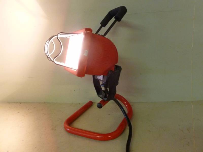 lot 399 image: Shop Light