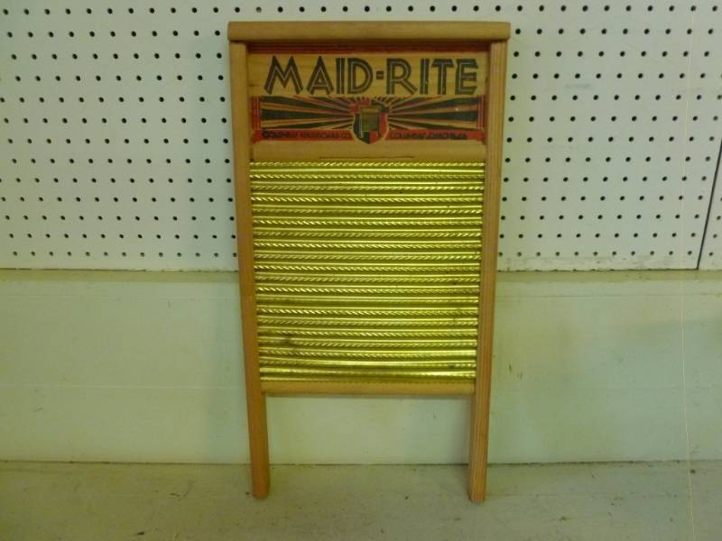 lot 408 image: Wash Board