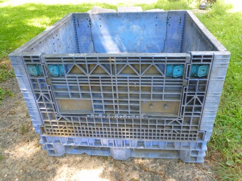 lot 416 image: Storage Tote