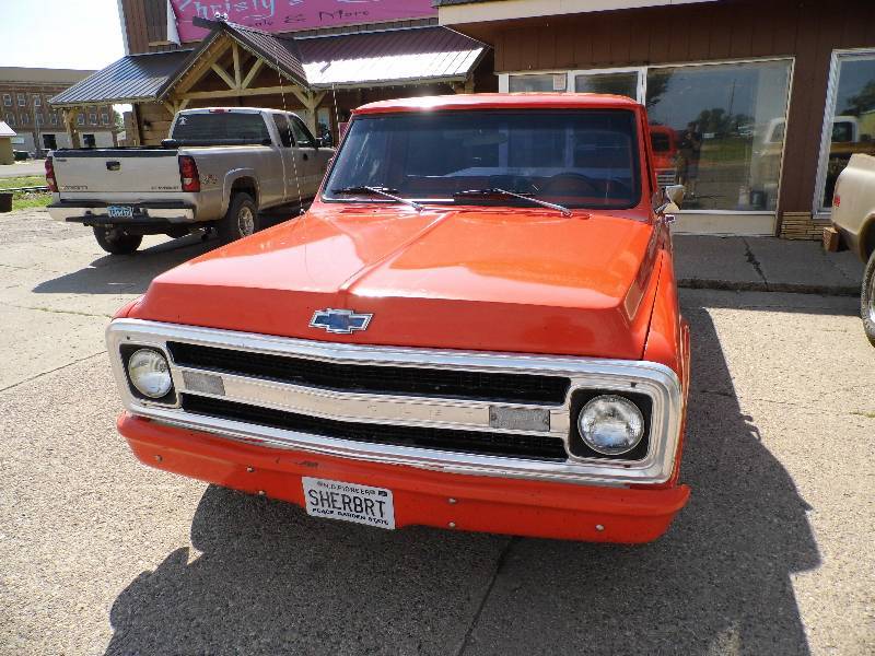 lot 1 image: 1970 Chevy C-10 Shortbox