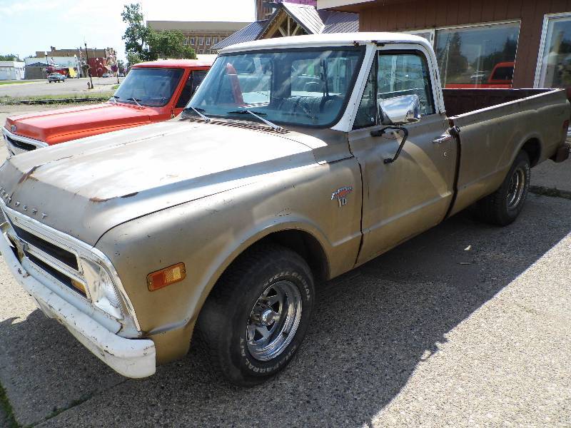 lot 2 image: 1968 Chevy C-10 Longbox