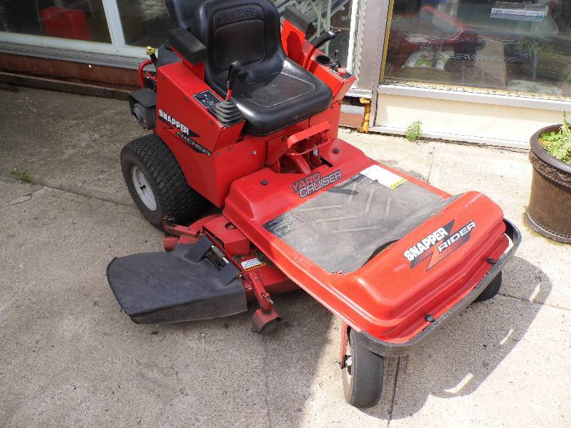 lot 5 image: Snapper Zero Turn Mower