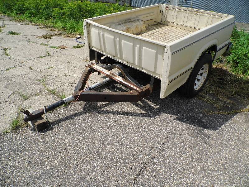 lot 9 image: Mazda Box Trailer