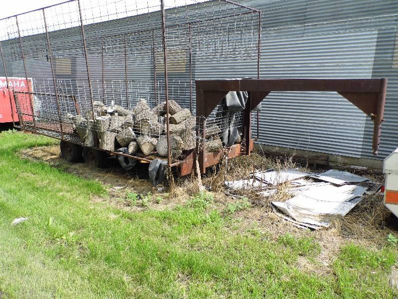 lot 11 image: Inverted Ball Gooseneck Trailer