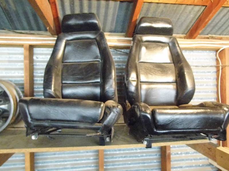 lot 31 image: Pair of Racing Seats