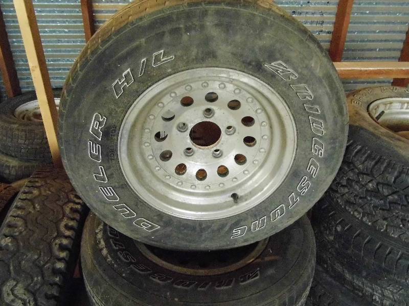 lot 32 image: 4 Rims