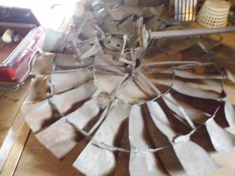 lot 39 image: Windmill Head