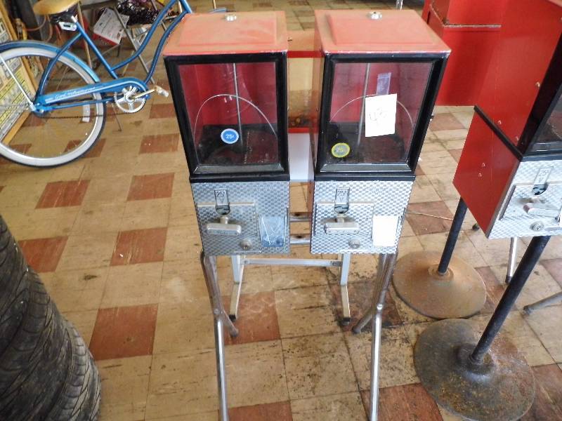 lot 43 image: Double Candy Machine